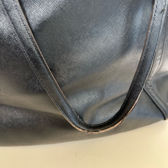 Aritzia Sunday best large black polyurethane shoulder bag… - Picture 2 of 10